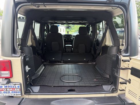 Used 2018 Jeep Wrangler Unlimited Sport S AWD/4WD image 23