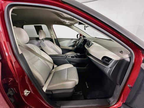 Used 2023 Nissan Rogue SV AWD/4WD image 31