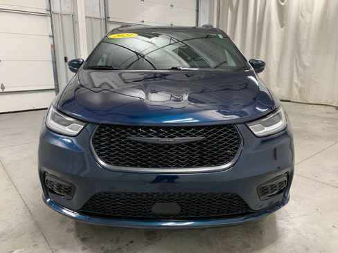 Used 2021 Chrysler Pacifica Touring-L w/ S Appearance Package AWD/4WD image 15