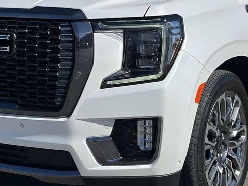 Used 2024 GMC Yukon XL Denali Ultimate image 9