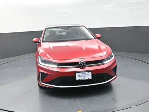 New 2026 Volkswagen Jetta SE FWD image 2