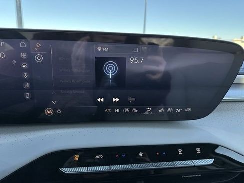 Used 2025 Buick Enclave Avenir w/ Trailering Package, 5000 lbs. image 13