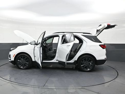 Used 2023 Chevrolet Equinox RS FWD image 27