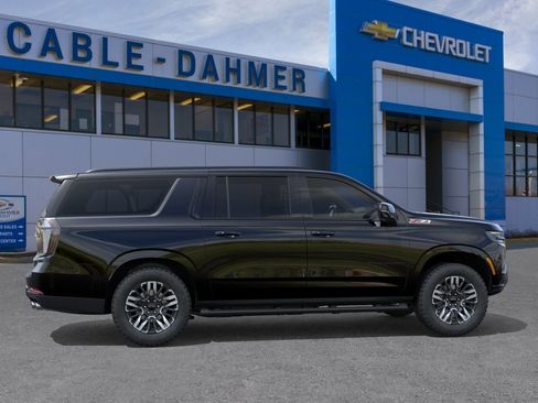 New 2026 Chevrolet Suburban Z71 w/ Z71 Off-Road Package AWD/4WD image 19