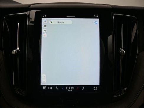 Used 2023 Volvo XC60 B5 Plus image 13