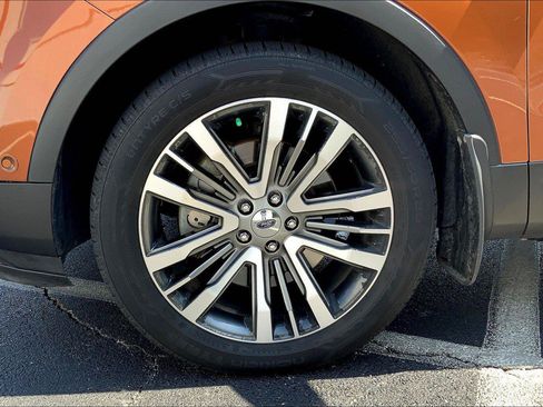 Used 2017 Ford Explorer Platinum AWD/4WD image 8