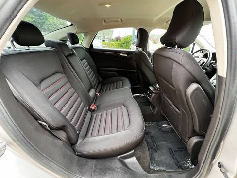 Used 2016 Ford Fusion SE w/ Equipment Group 201A AWD/4WD image 11