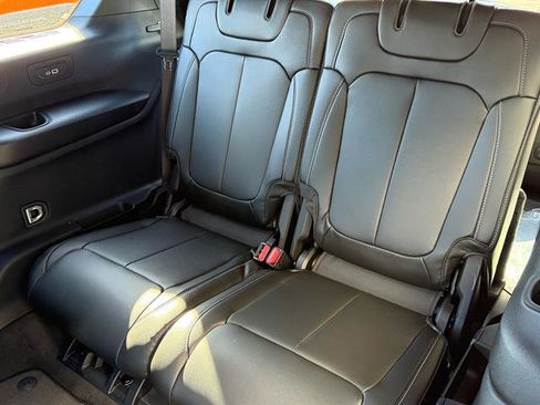 New 2025 Jeep Grand Cherokee L Limited w/ Black Appearance Package image 15