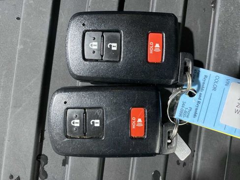 Used 2018 Toyota RAV4 XLE w/ Plus Extra Value Package AWD/4WD image 20