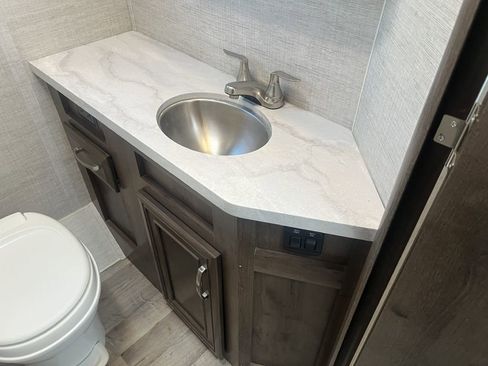 Used 2022 Ford E-450 and Econoline 450 Super Duty w/ Motorhome Prep Package image 53