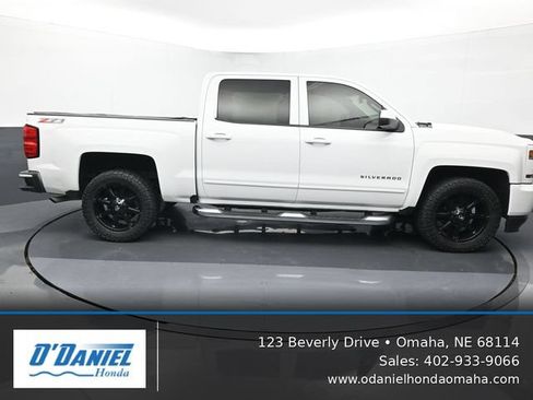 Used 2017 Chevrolet Silverado 1500 LT w/ All Star Edition AWD/4WD image 7