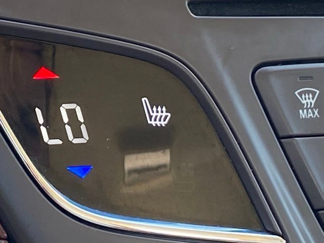Used 2016 Buick Regal AWD image 17
