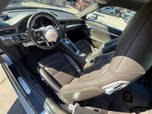 Used 2019 Porsche 911 Carrera S image 7