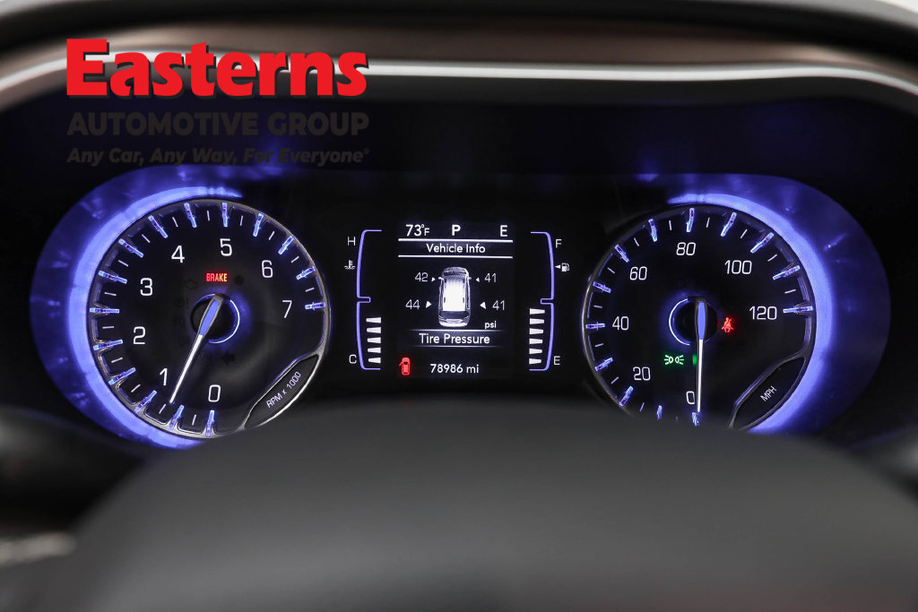 Used 2023 Chrysler Voyager LX FWD image 19