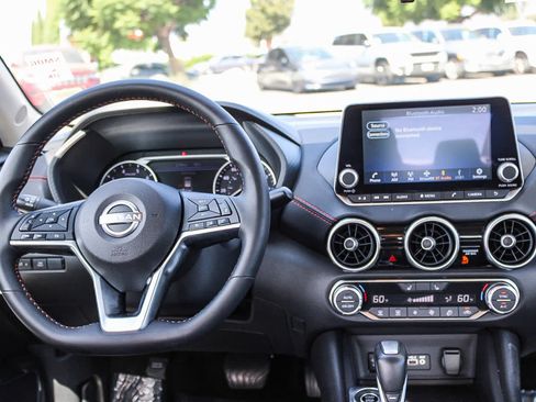 Used 2025 Nissan Sentra SR w/ Midnight Edition FWD image 13