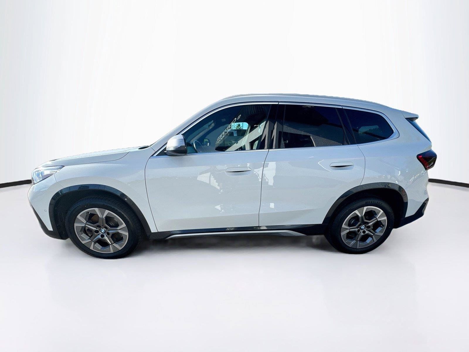 Used 2023 BMW X1 xDrive28i AWD/4WD image 2