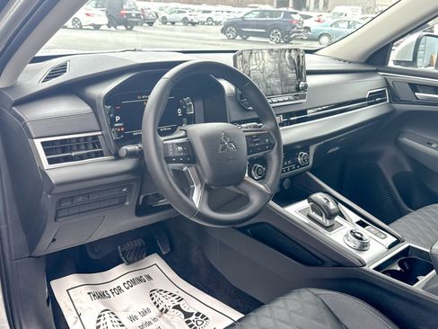Used 2023 Mitsubishi Outlander SEL image 18