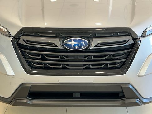 Used 2023 Subaru Forester Limited w/ Popular Package #2 AWD/4WD image 6