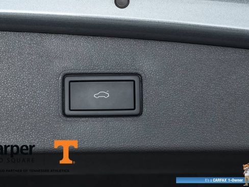 Used 2024 Volkswagen Tiguan SE w/ Panoramic Sunroof Package FWD image 68