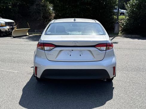 Used 2026 Toyota Corolla LE FWD image 3