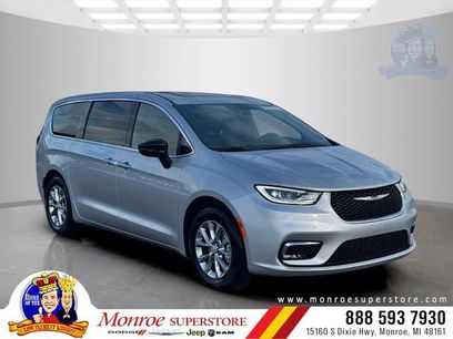 New 2026 Chrysler Pacifica Limited