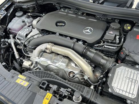 Certified 2025 Mercedes-Benz GLA 250 4MATIC image 27