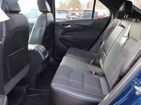 Used 2022 Chevrolet Equinox RS w/ Infotainment Package image 22