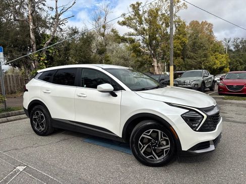 Used 2024 Kia Sportage LX image 6