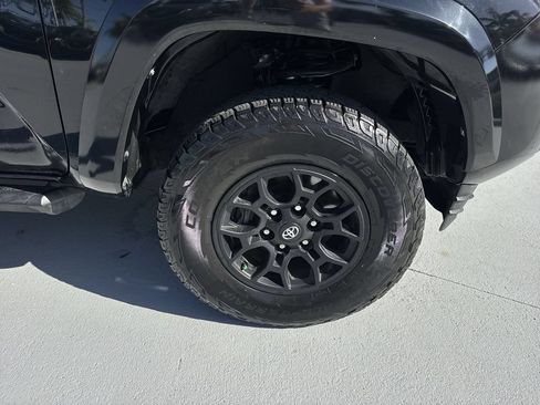Used 2022 Toyota Tacoma SR5 w/ Technology Package RWD image 58