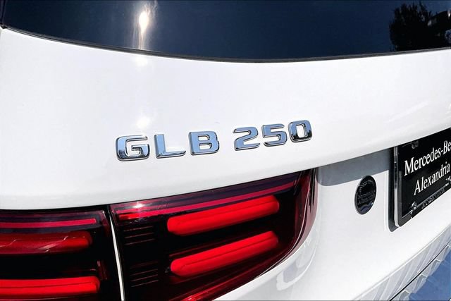Used 2026 Mercedes-Benz GLB 250 4MATIC image 8
