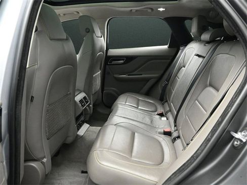 Used 2020 Jaguar F-PACE R-Sport image 14