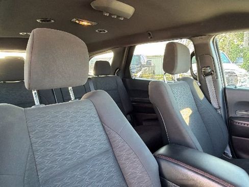 Used 2025 Dodge Durango GT AWD/4WD image 30