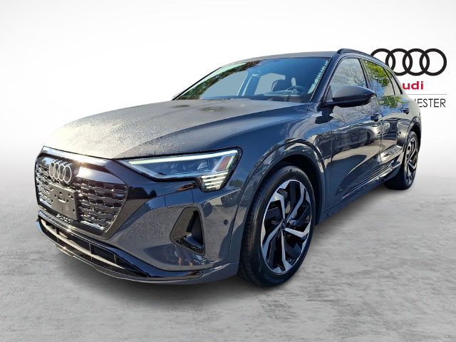 Used 2024 Audi Q8 e-tron Prestige AWD/4WD image 3