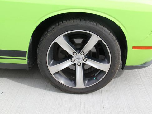Used 2019 Dodge Challenger SXT image 22