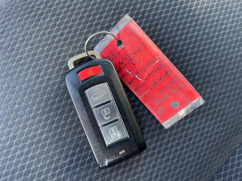 Used 2011 Mitsubishi Lancer Ralliart image 22