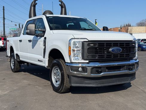 Used 2023 Ford F250 XL w/ FX4 Off-Road Package image 2