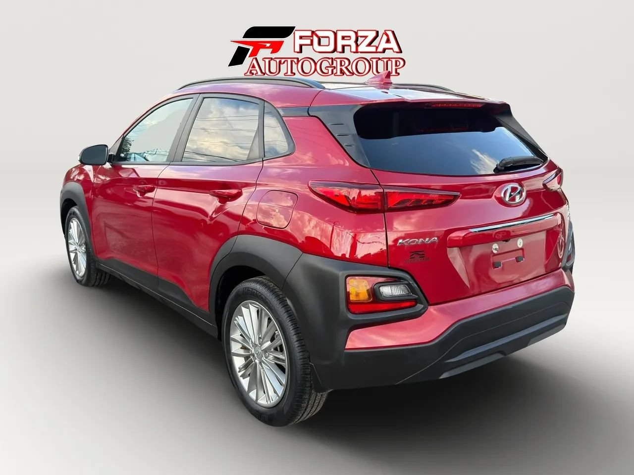 Used 2021 Hyundai Kona SEL Plus w/ Cargo Package FWD image 4