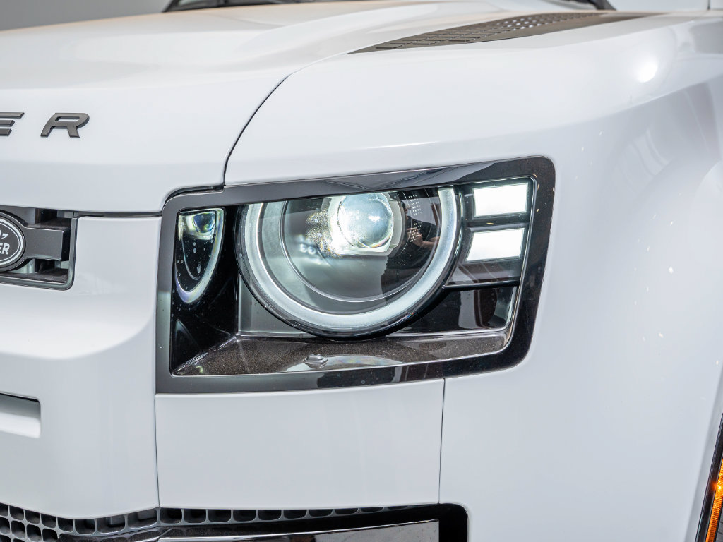 New 2026 Land Rover Defender 90 V8 AWD/4WD image 15