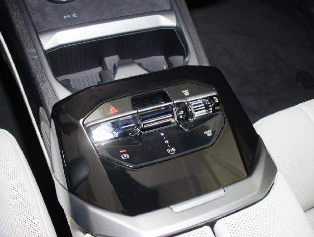 Used 2027 BMW i7 xDrive50 w/ M Sport Package AWD/4WD image 17