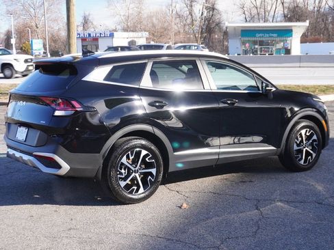 Used 2025 Kia Sportage EX image 11