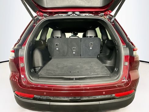 Used 2023 Jeep Grand Cherokee Altitude image 28