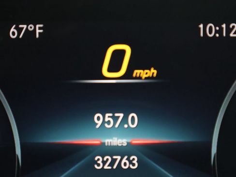 Used 2020 Mercedes-Benz GLE 350 4MATIC w/ AMG Line Exterior image 24