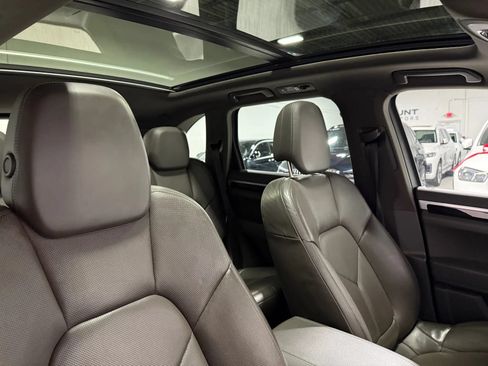 Used 2016 Porsche Cayenne AWD/4WD image 66