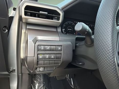 Used 2025 Toyota Tacoma TRD Off-Road AWD/4WD image 21