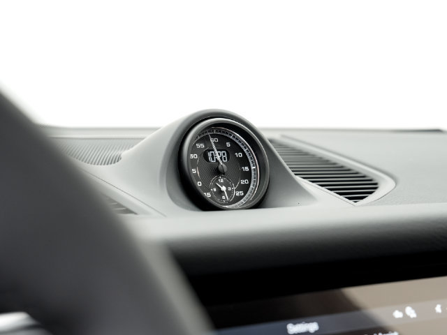 Certified 2026 Porsche Macan AWD/4WD image 18
