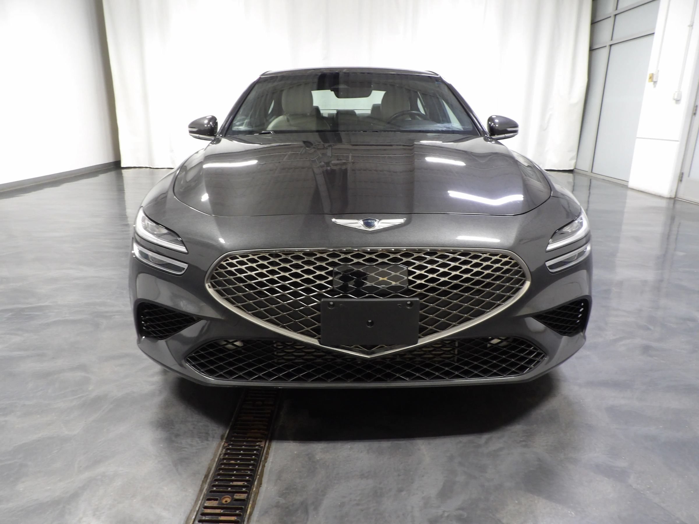 Used 2023 Genesis G70 2.0T AWD/4WD image 3
