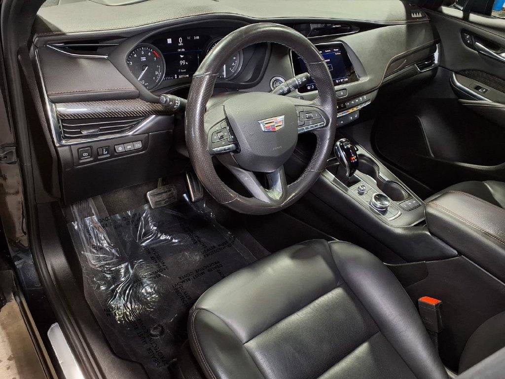 Certified 2023 Cadillac XT4 Sport FWD image 3