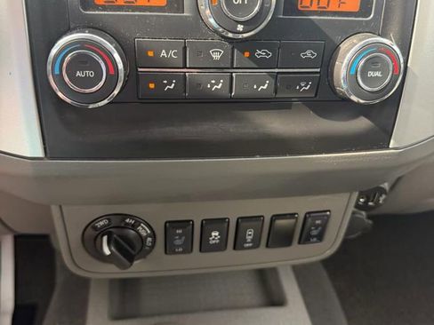Used 2020 Nissan Frontier SV w/ Midnight Edition Floor Mats AWD/4WD image 17