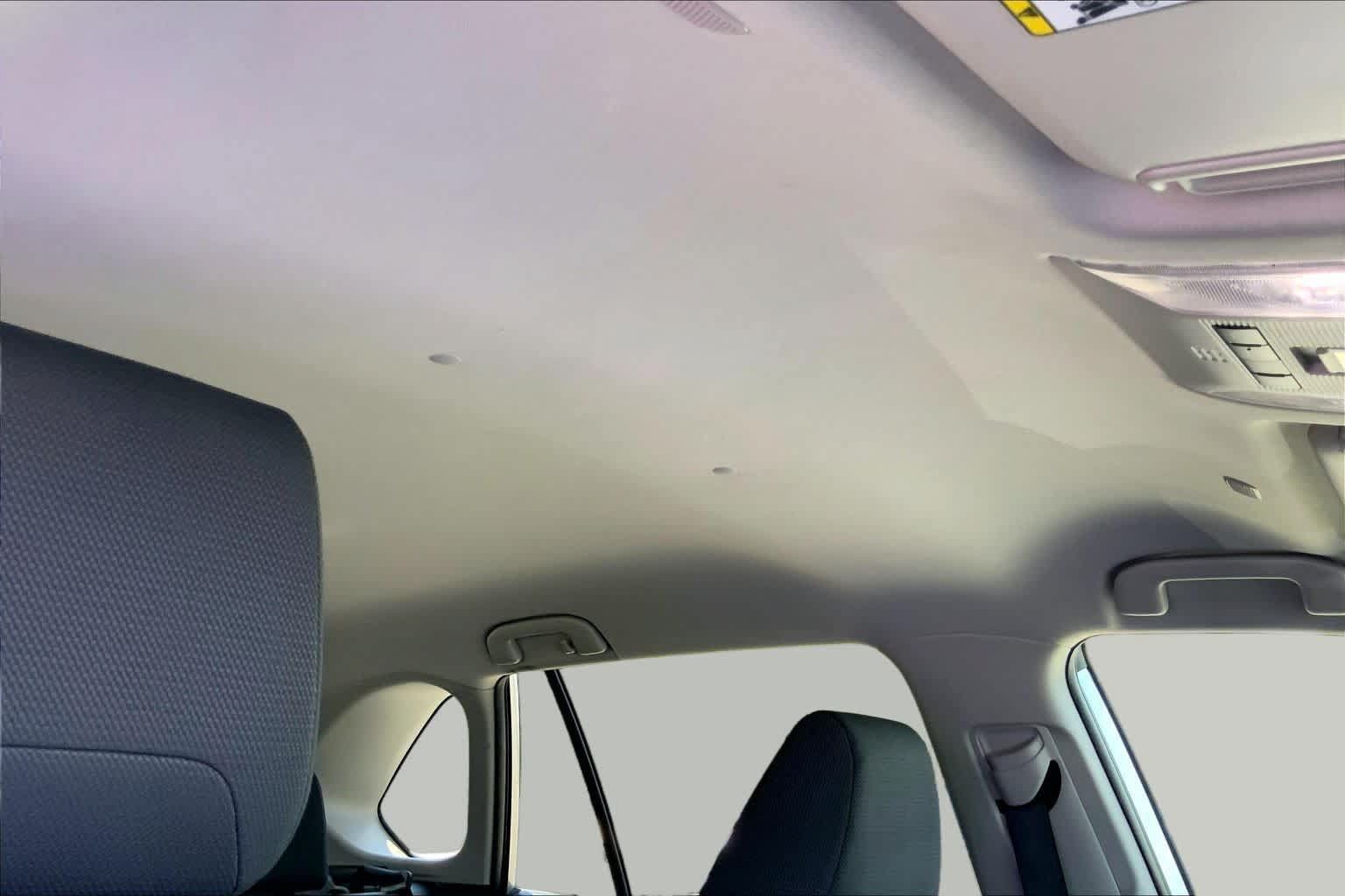 Used 2025 Toyota RAV4 XLE FWD image 14