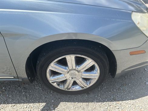 Used 2010 Chrysler Sebring Limited FWD image 21